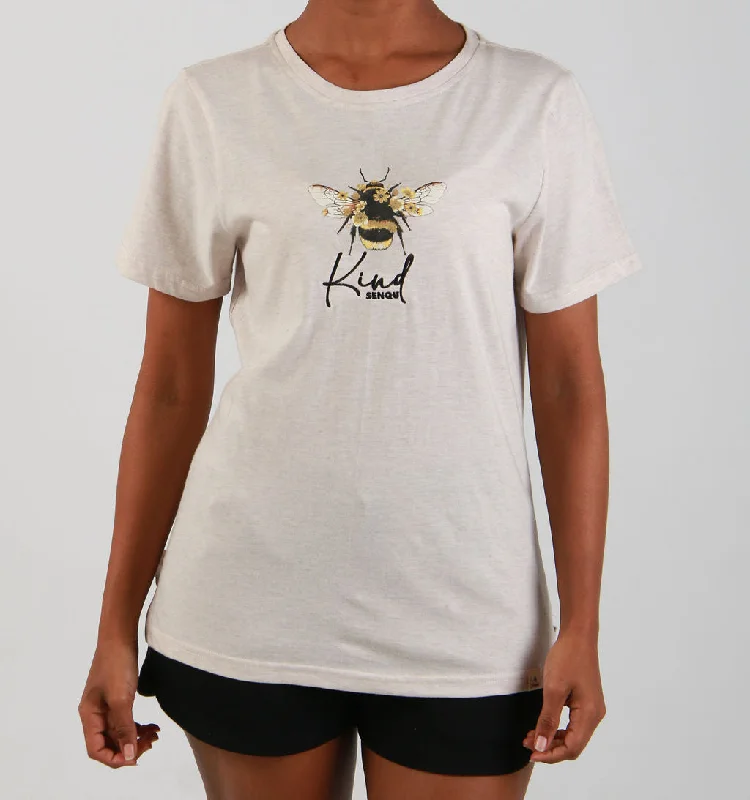 “BEE KIND” TEE – OATMEAL