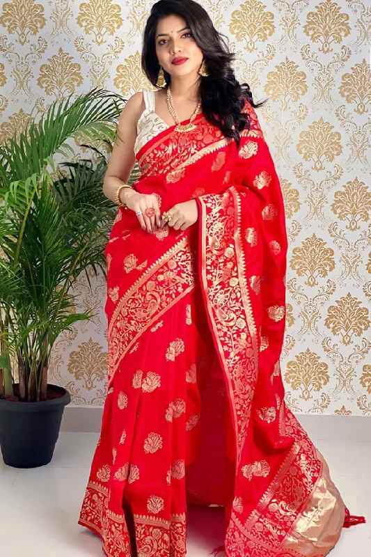 Red Banarasi Saree For Wedding In 2022